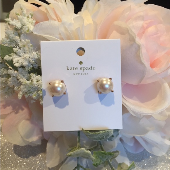 kate spade Jewelry - Kate Spade pearl studs. NWT! 💕